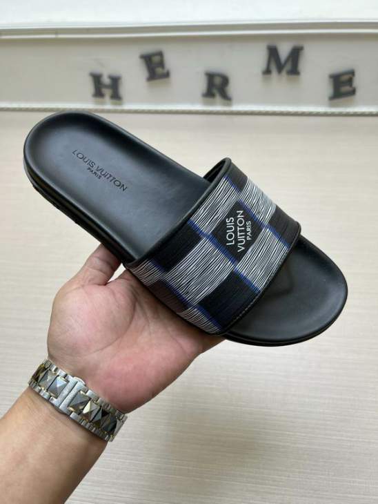 Picture of Louis Vuitton Slippers _SKULVsz38-45mnf05151312